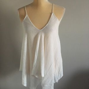 John + Jenn White Sleeveless Asymmetrical tank M